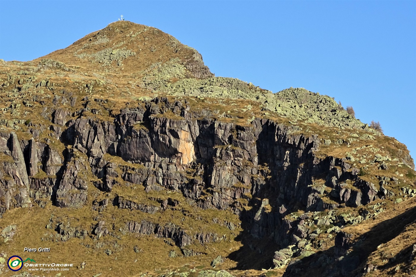 23 Zoom sulla Cima di Mezzeno (2230 m).JPG